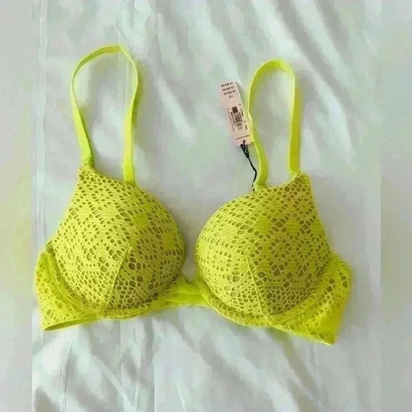 Victoria’s Secret Push Up Bra Size 32B - Picture 1 of 5
